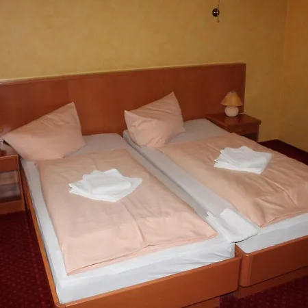 La Rustica Altstadthotel 3*